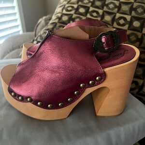 Free People Burgundy  Leather Platform & wood heels , worn once Sz 6 Gorgeous 💕